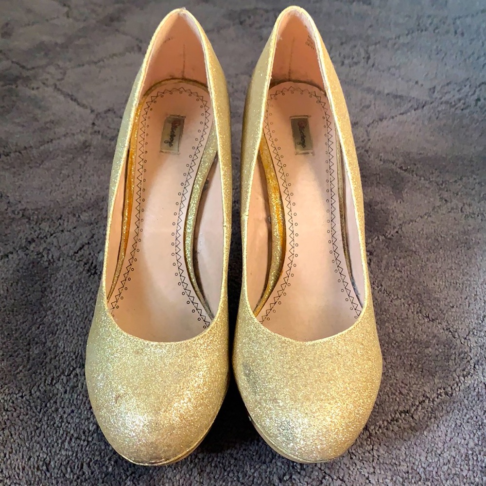 Women’s Shoes Gold Glitter Stiletto Pumps